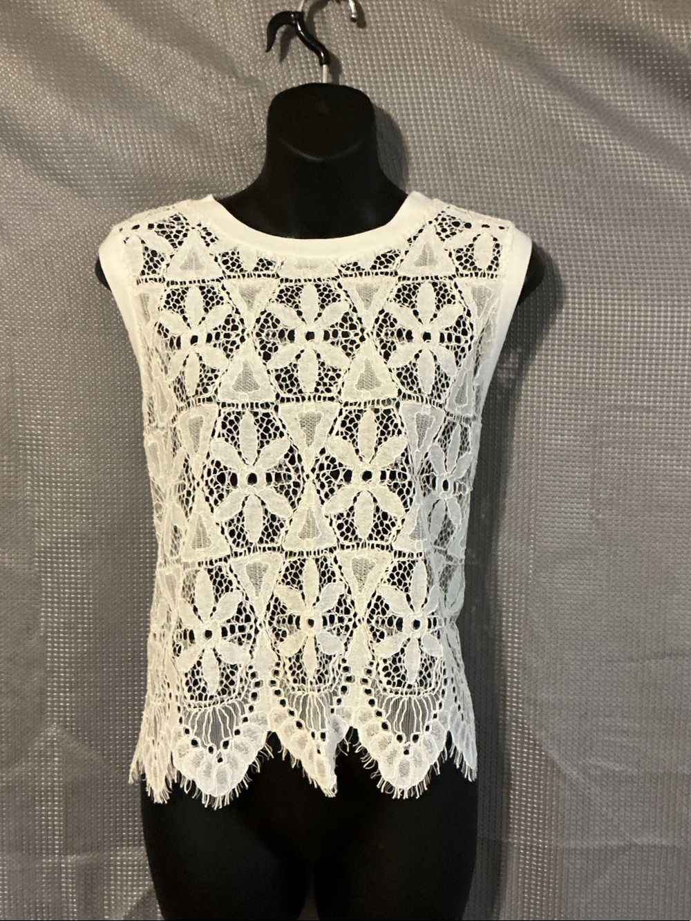 Anthropologie Cream Crochet Lace Sleeveless Top